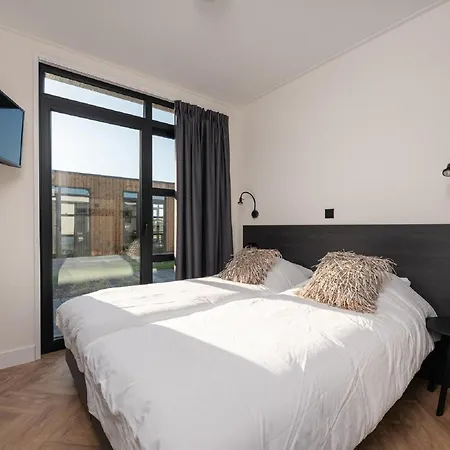 House With Three Bathrooms, On A Holiday Park *
