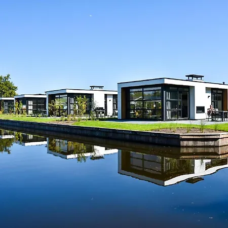 House With Three Bathrooms, On A Holiday Park * Nieuw-Loosdrecht