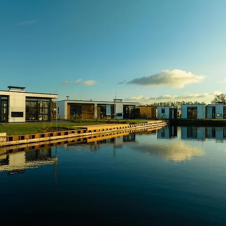 House With Three Bathrooms, On A Holiday Park Nieuw-Loosdrecht